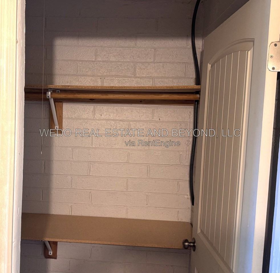 2102 W Mariposa St #10 - Photo 7 of 8