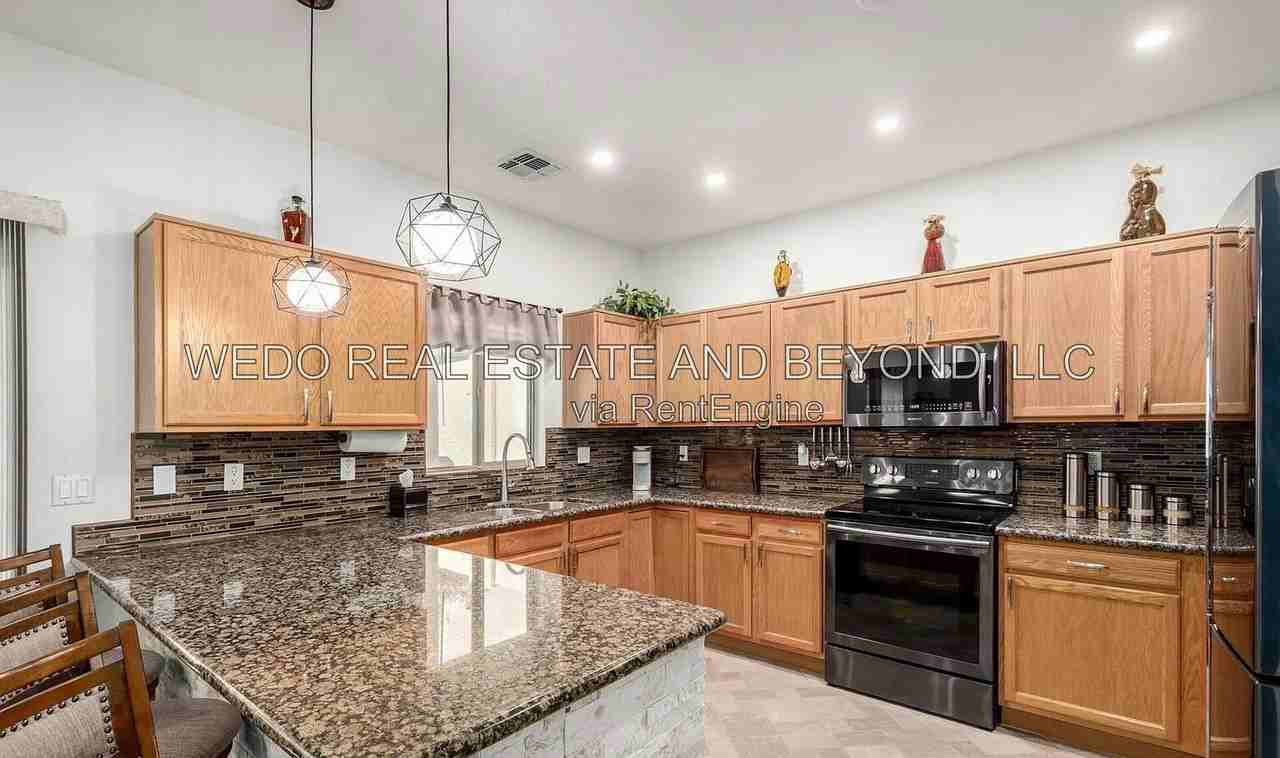 2721 E Schiliro Cir - Photo 3 of 14