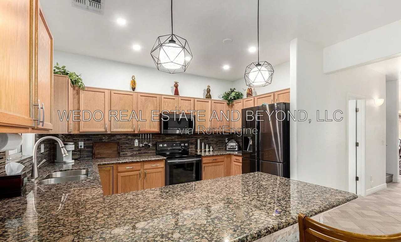 2721 E Schiliro Cir - Photo 4 of 14