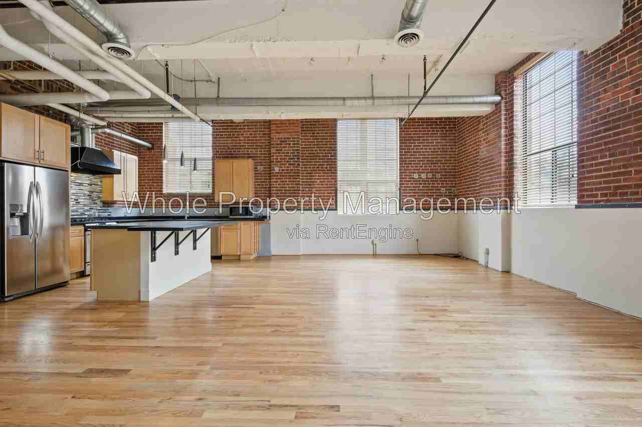 1515 N Ogden St #2 - Photo 4 of 40
