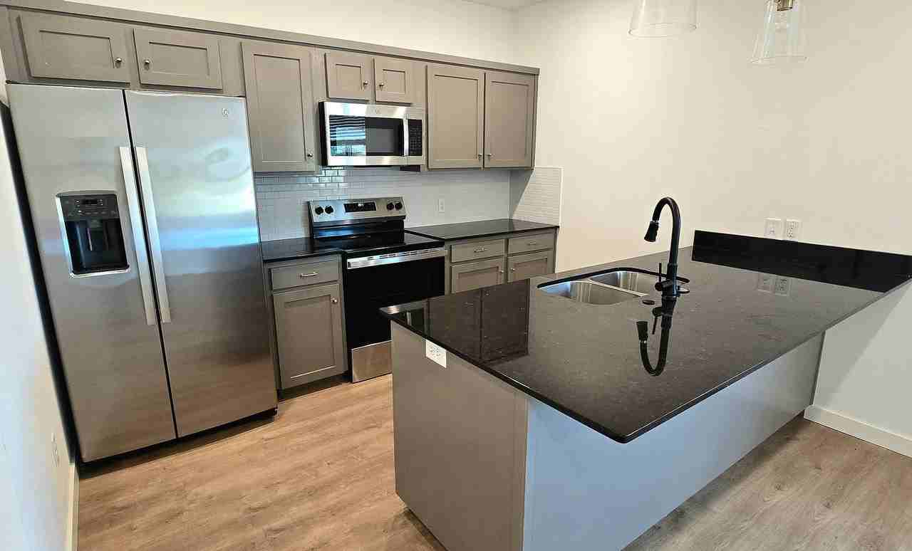 Shire Pointe - Photo 3 of 13