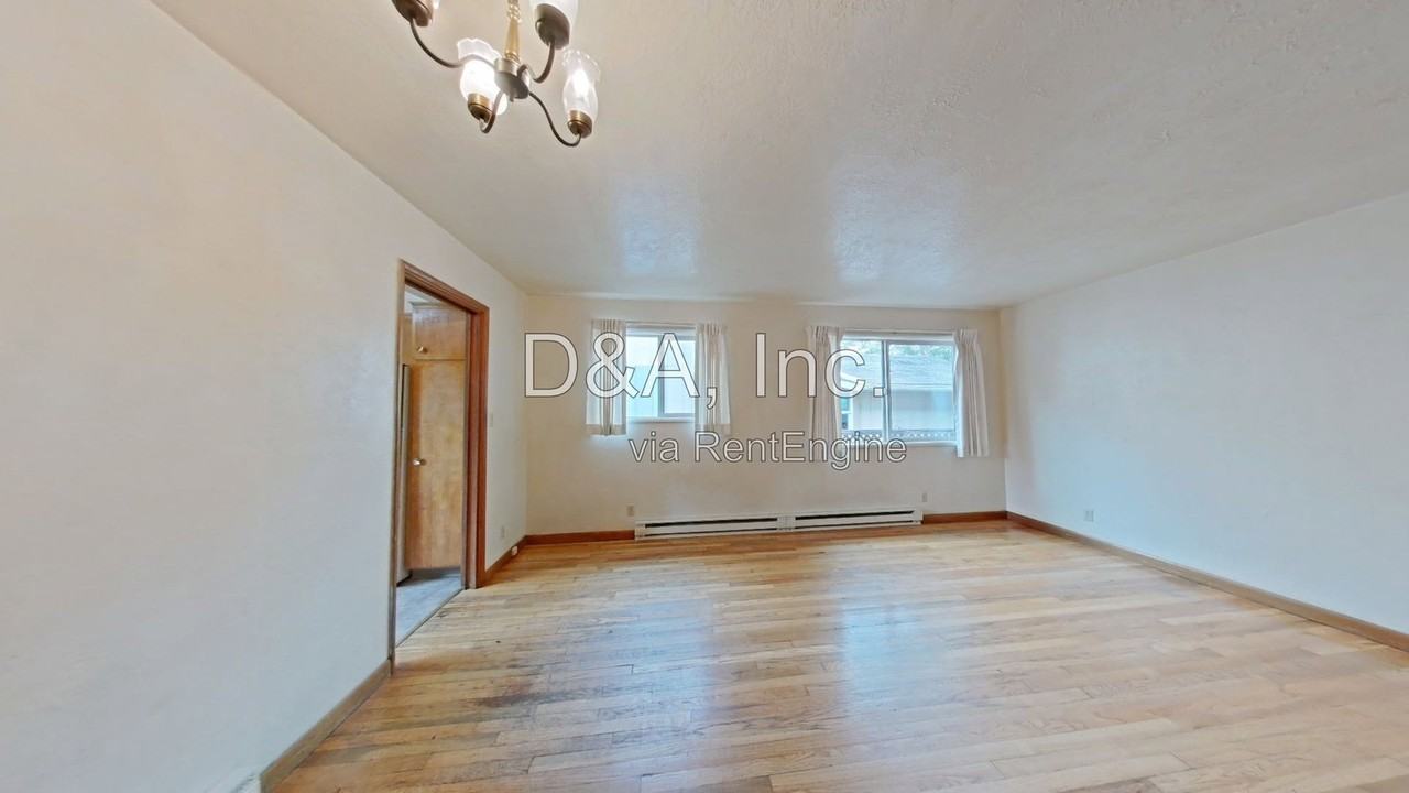733 Nw 15th St - Photo 2 of 13