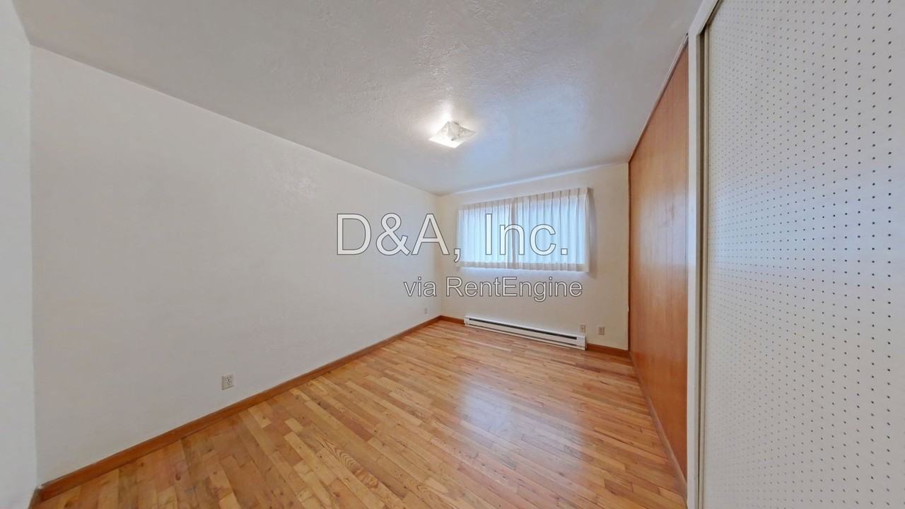 733 Nw 15th St - Photo 5 of 13