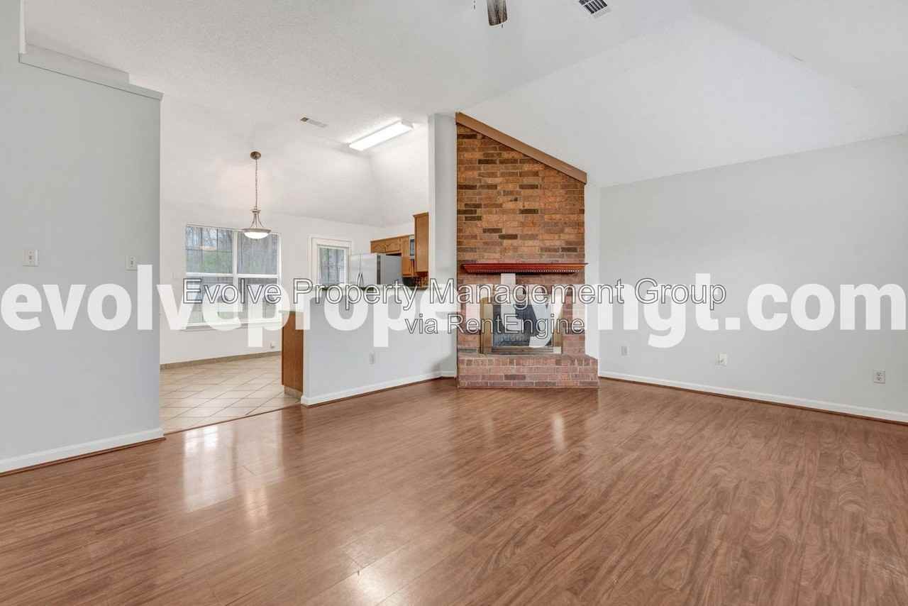3823 Twin Valley Cv - Photo 5 of 25