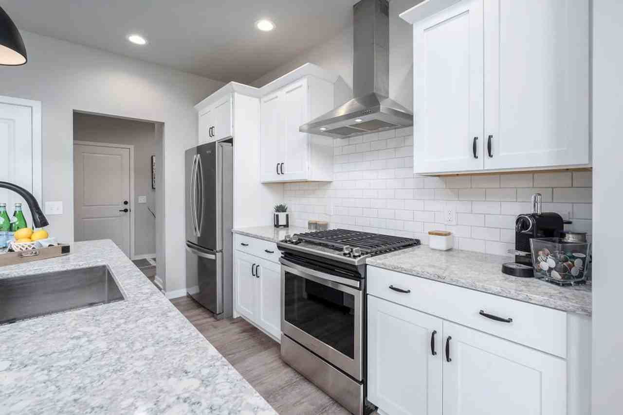 4133 Enclave Way - Photo 6 of 32