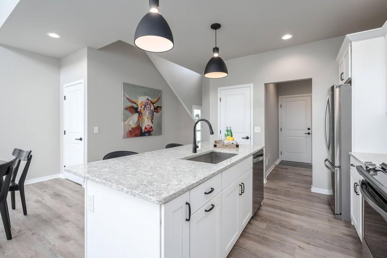 4133 Enclave Way - Photo 7 of 32