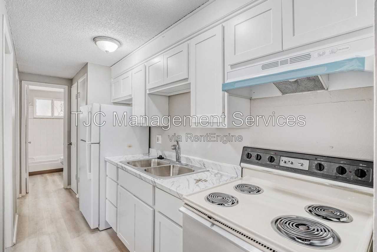 1138 N Corona St #206 - Photo 3 of 22