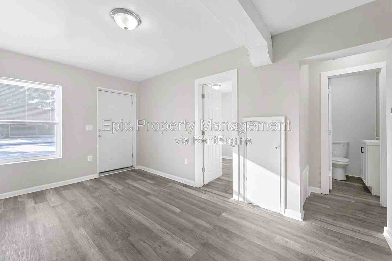 6807 Ford Ave - Photo 5 of 8
