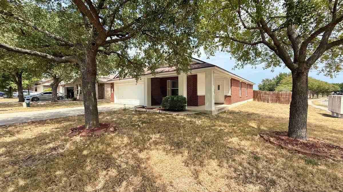 1201 Kenneys Way - Photo 2 of 19