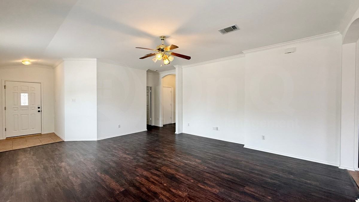 1201 Kenneys Way - Photo 3 of 19