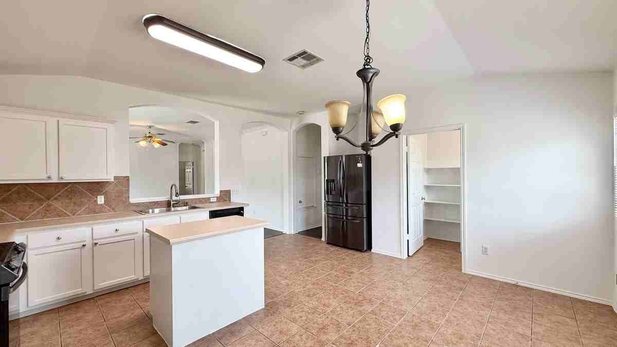 1201 Kenneys Way - Photo 6 of 19