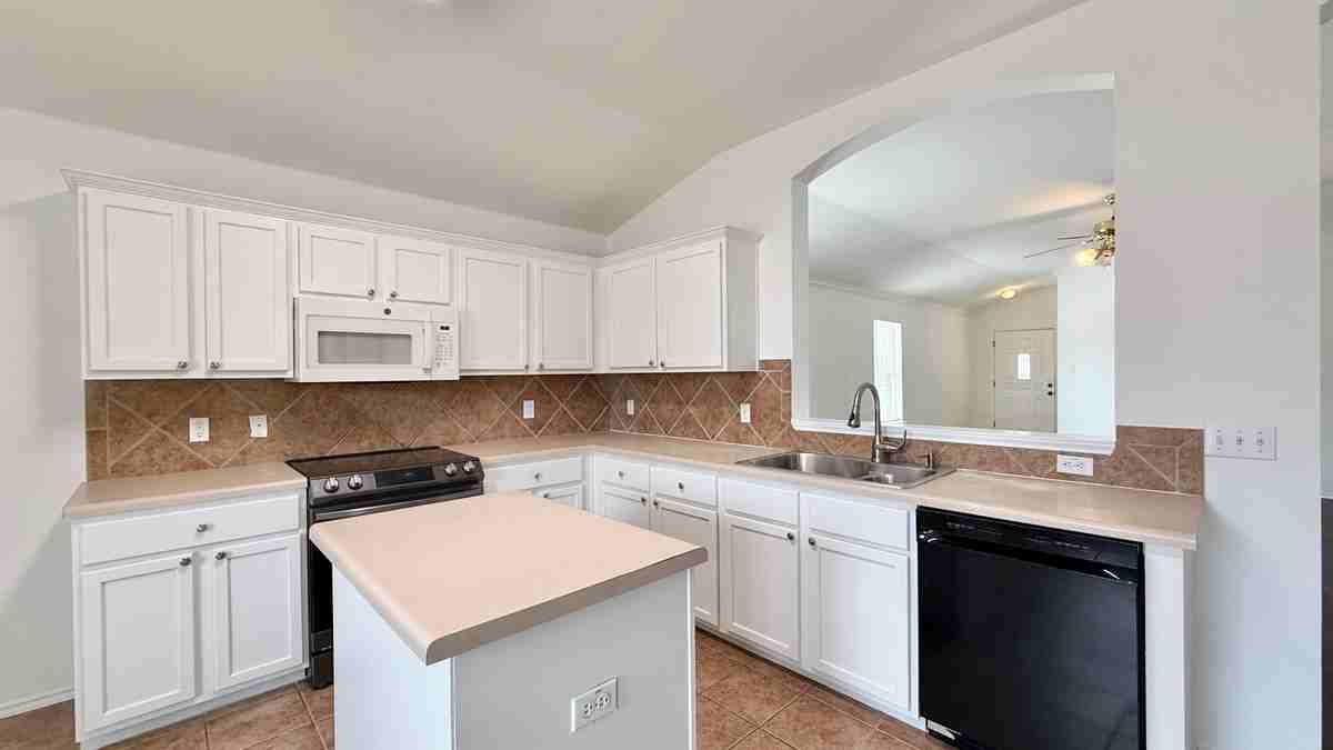 1201 Kenneys Way - Photo 7 of 19
