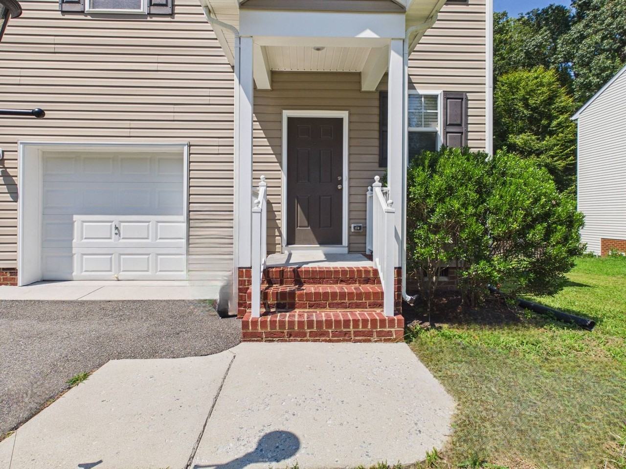 208 Obrien Rd - Photo 4 of 40