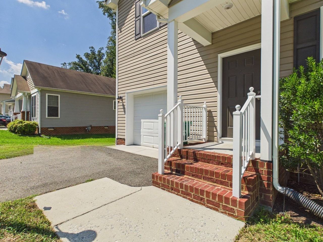 208 Obrien Rd - Photo 5 of 40