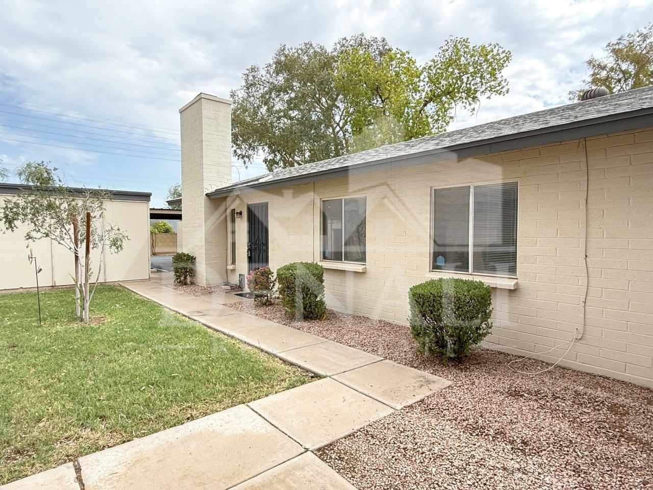 1028 W Malibu Dr - Photo 3 of 21