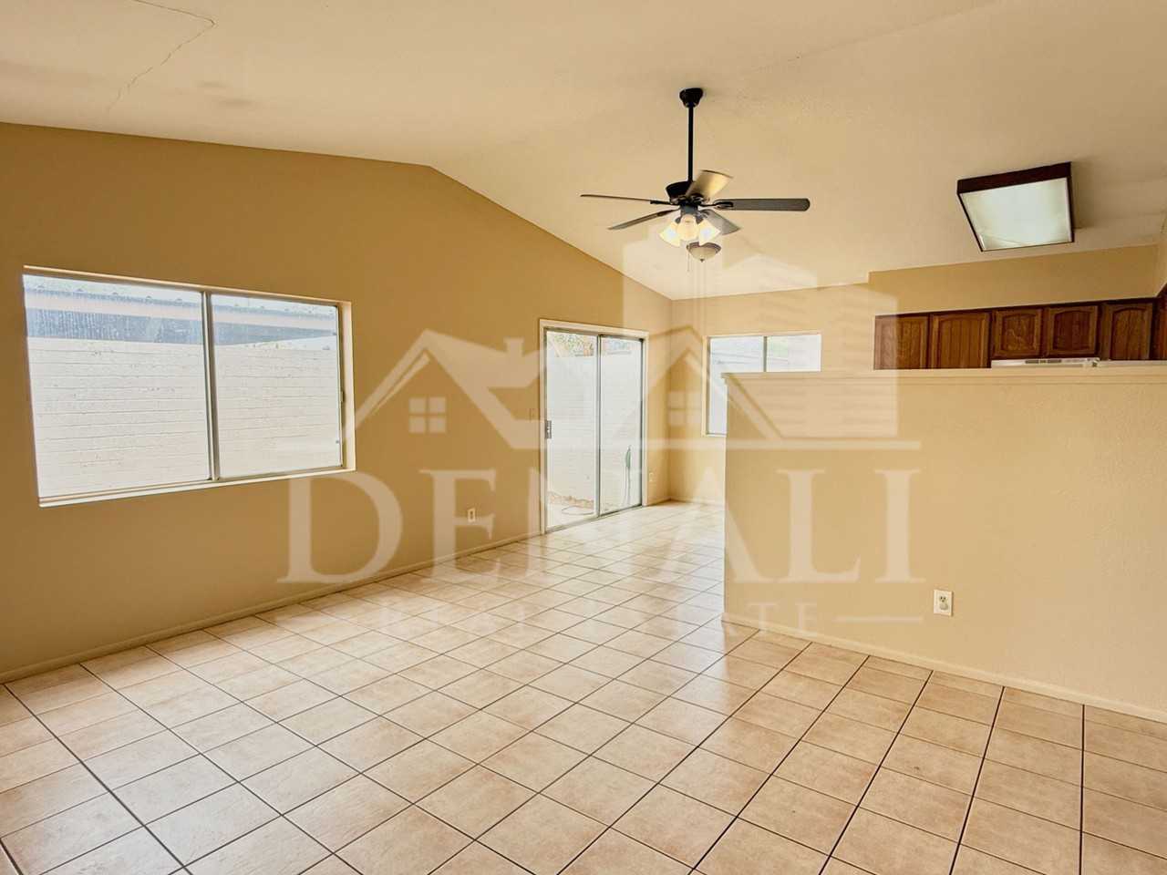 1028 W Malibu Dr - Photo 5 of 21