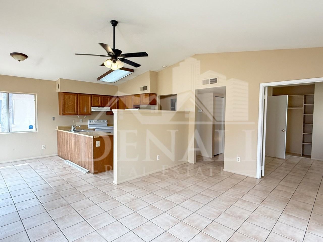 1028 W Malibu Dr - Photo 6 of 21