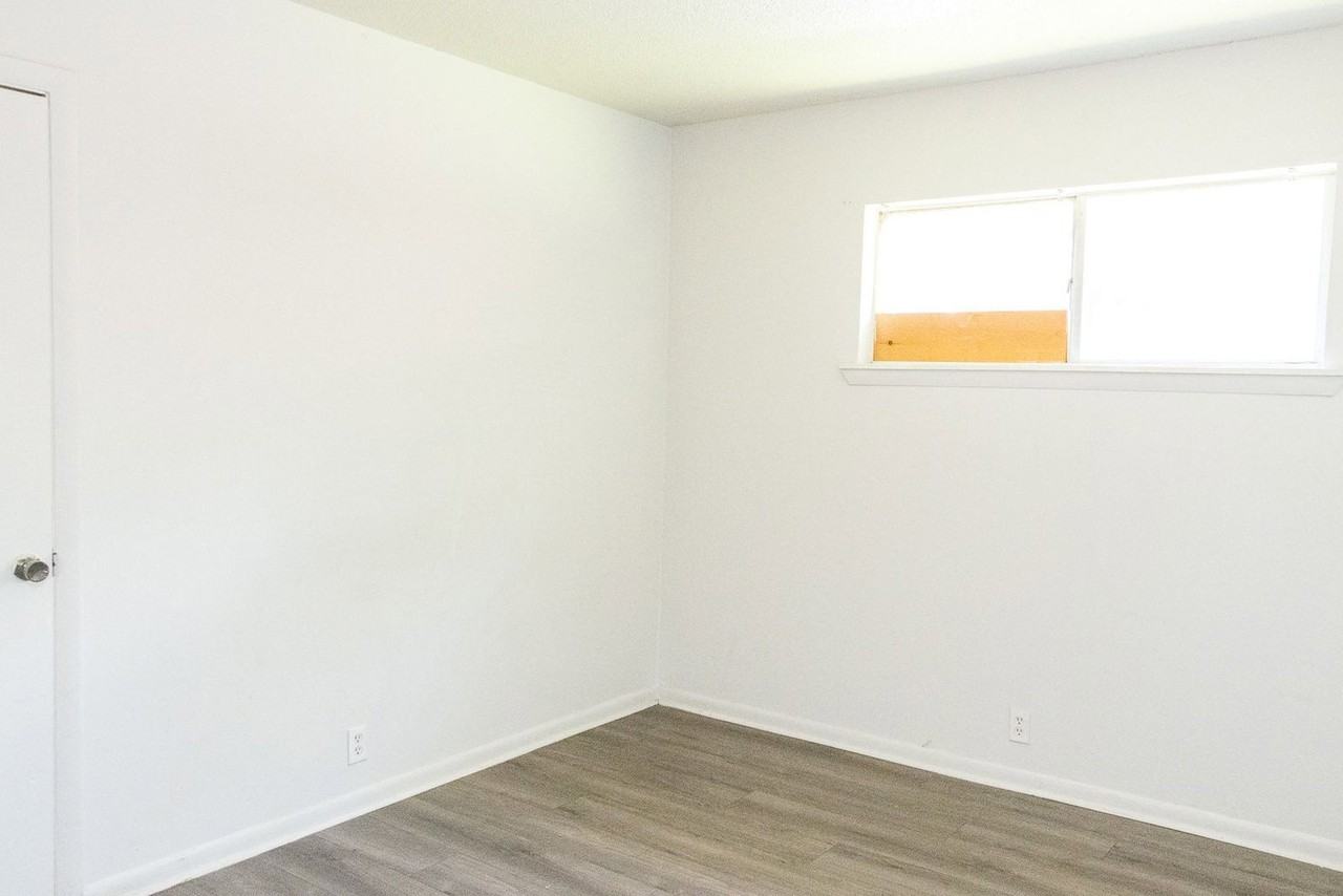 1132 N Hickory St #1134 - Photo 6 of 14
