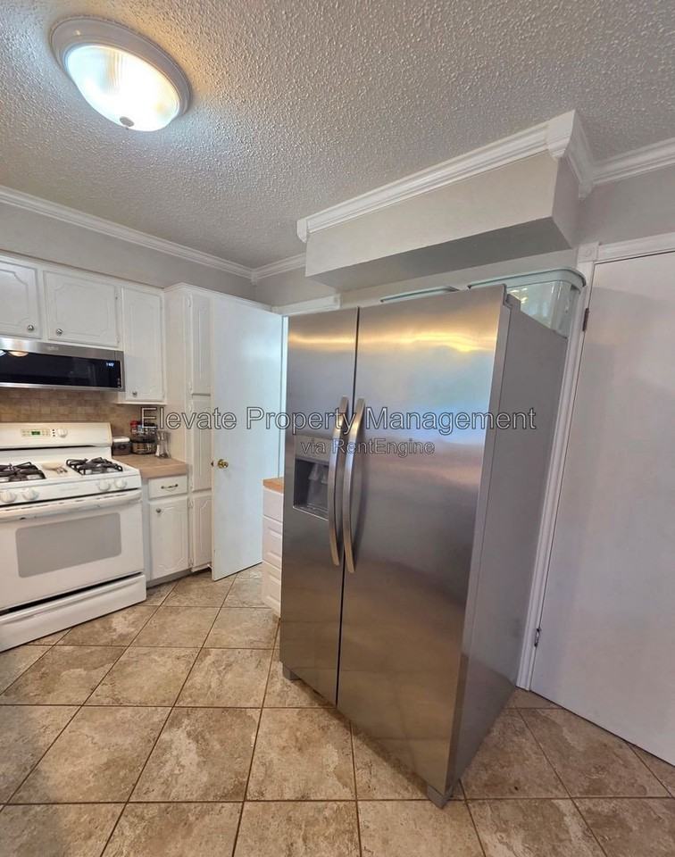 4225 Clendon Way - Photo 3 of 22