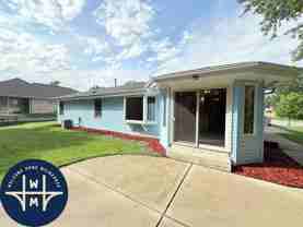 10719 W Calumet Rd - Photo 1 of 1