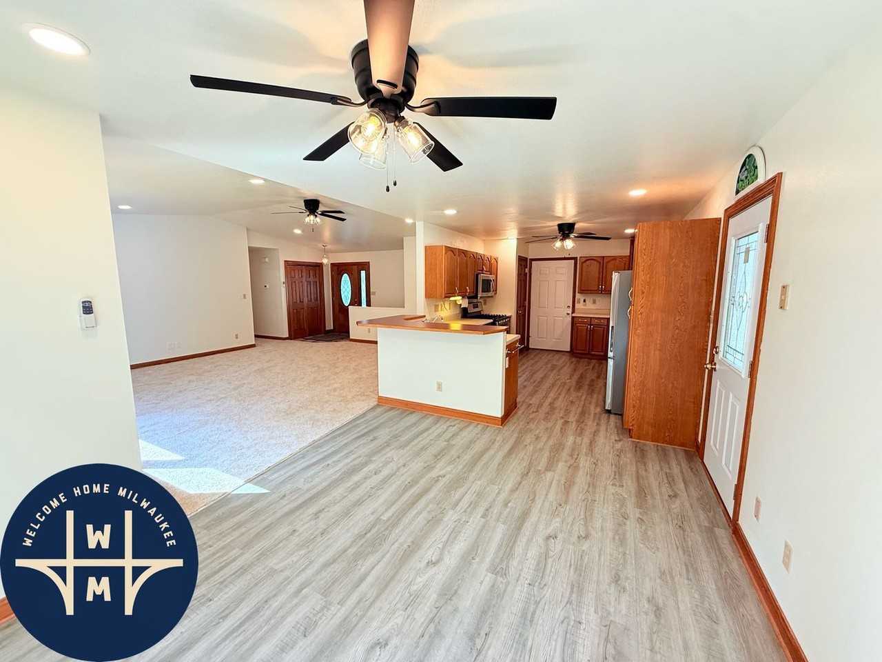 10719 W Calumet Rd - Photo 6 of 20