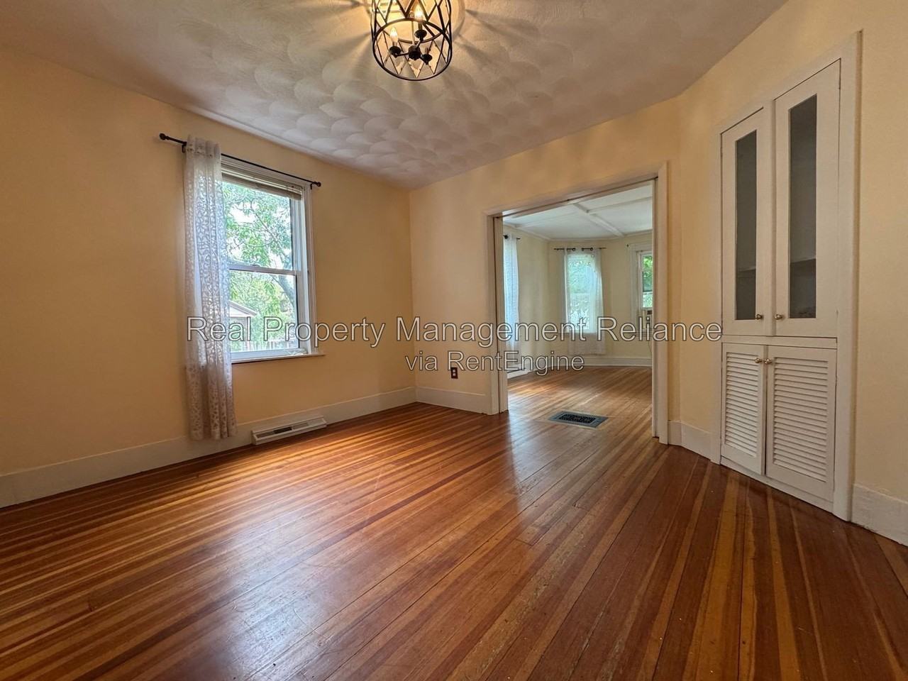 62 1/2 Essex St - Photo 4 of 13