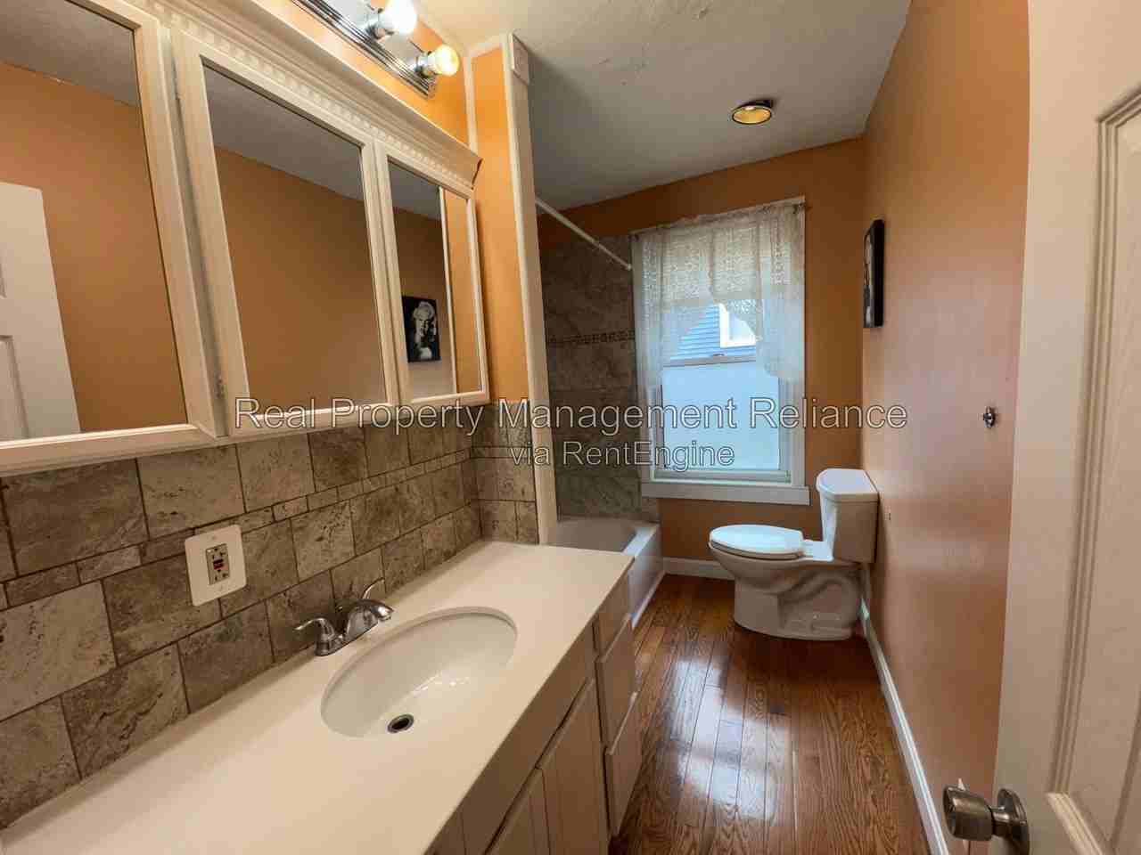62 1/2 Essex St - Photo 7 of 13