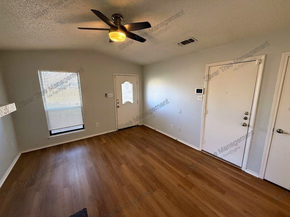 6847 S Creek Dr - Photo 4 of 27
