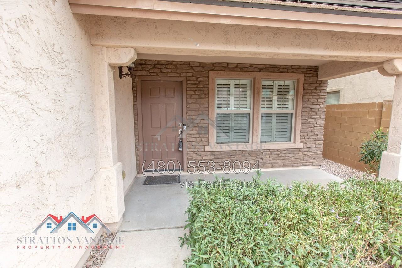 2038 W Marconi Ave - Photo 3 of 50