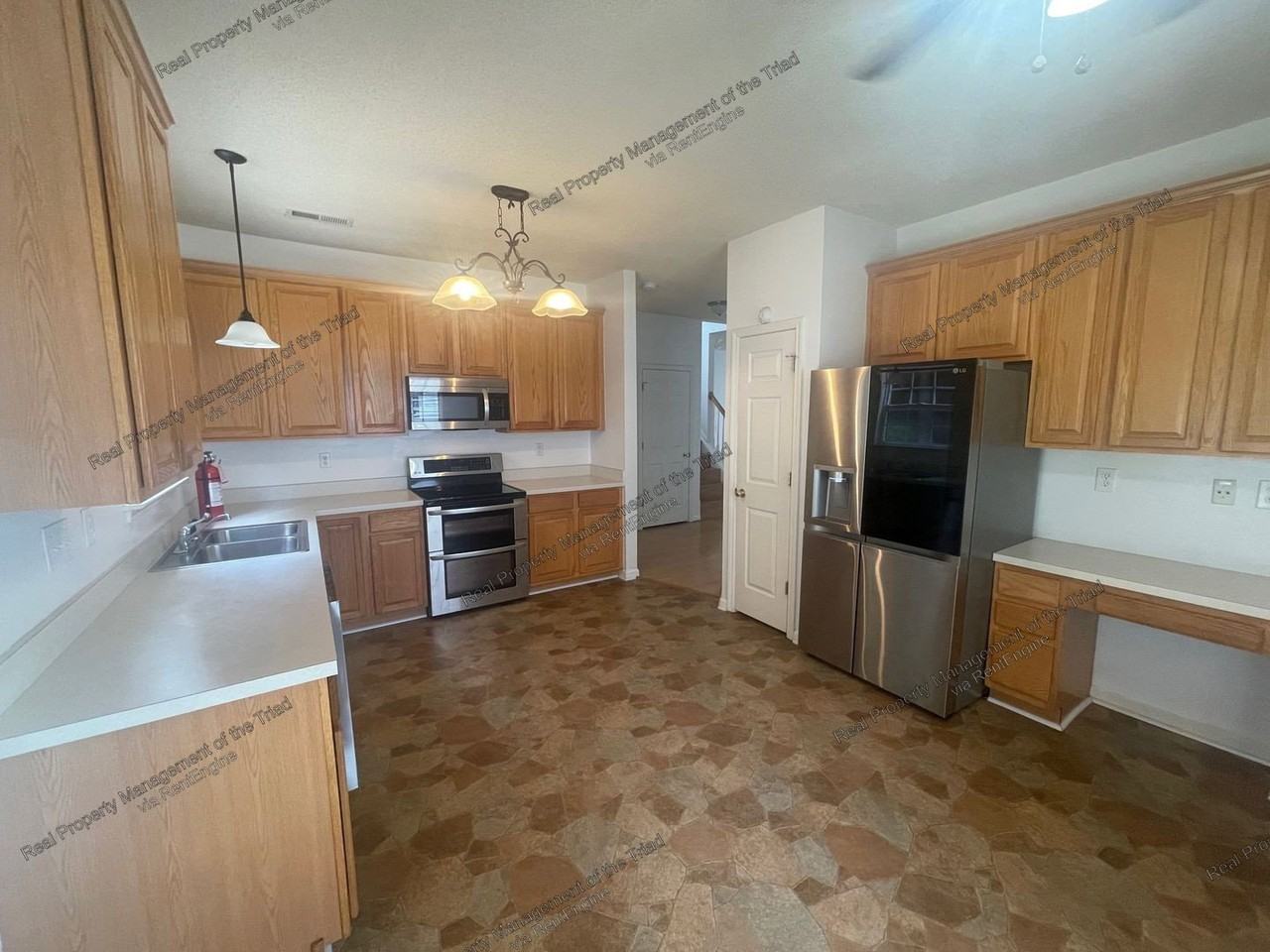 8 Hartsfield Ct - Photo 2 of 21