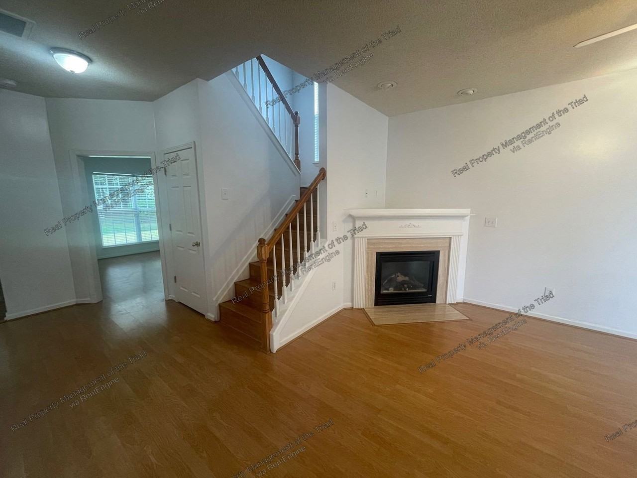 8 Hartsfield Ct - Photo 4 of 21