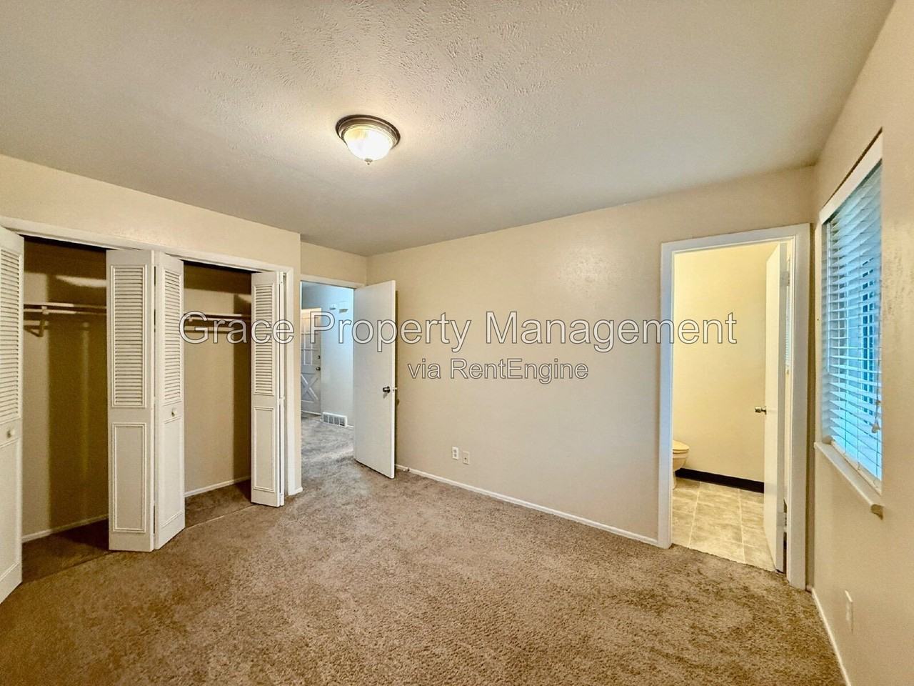 1070 Iris St - Photo 7 of 20