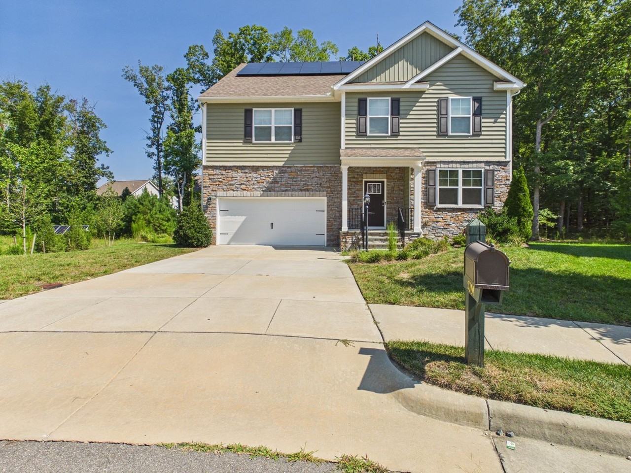 5701 Brailen Dr - Photo 2 of 46