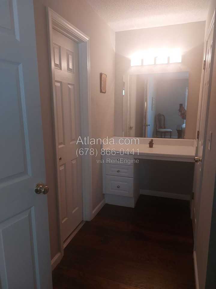 3595 Woodbriar Cir #O1 - Photo 5 of 12