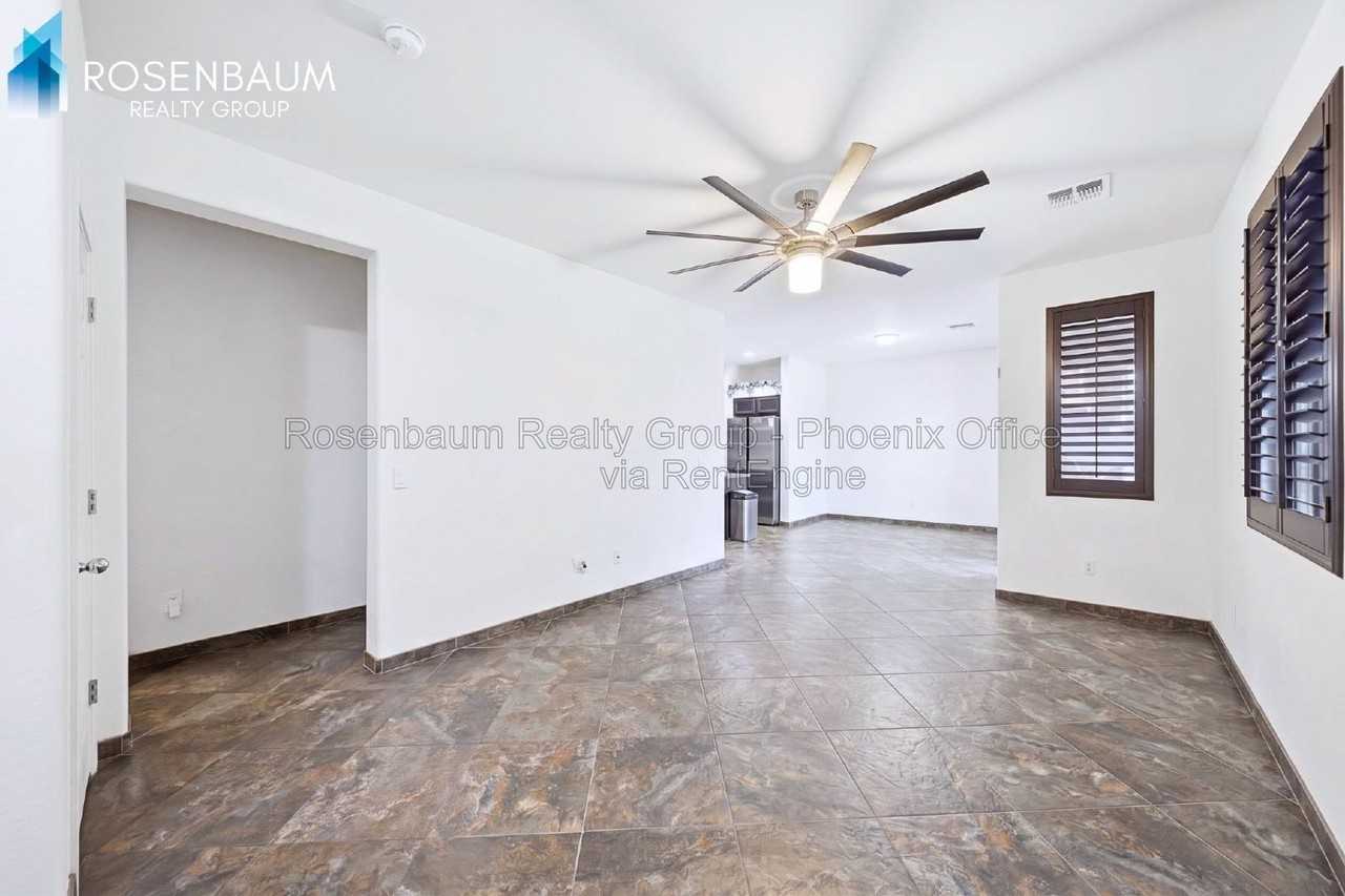 9336 S 33rd Dr - Photo 5 of 28