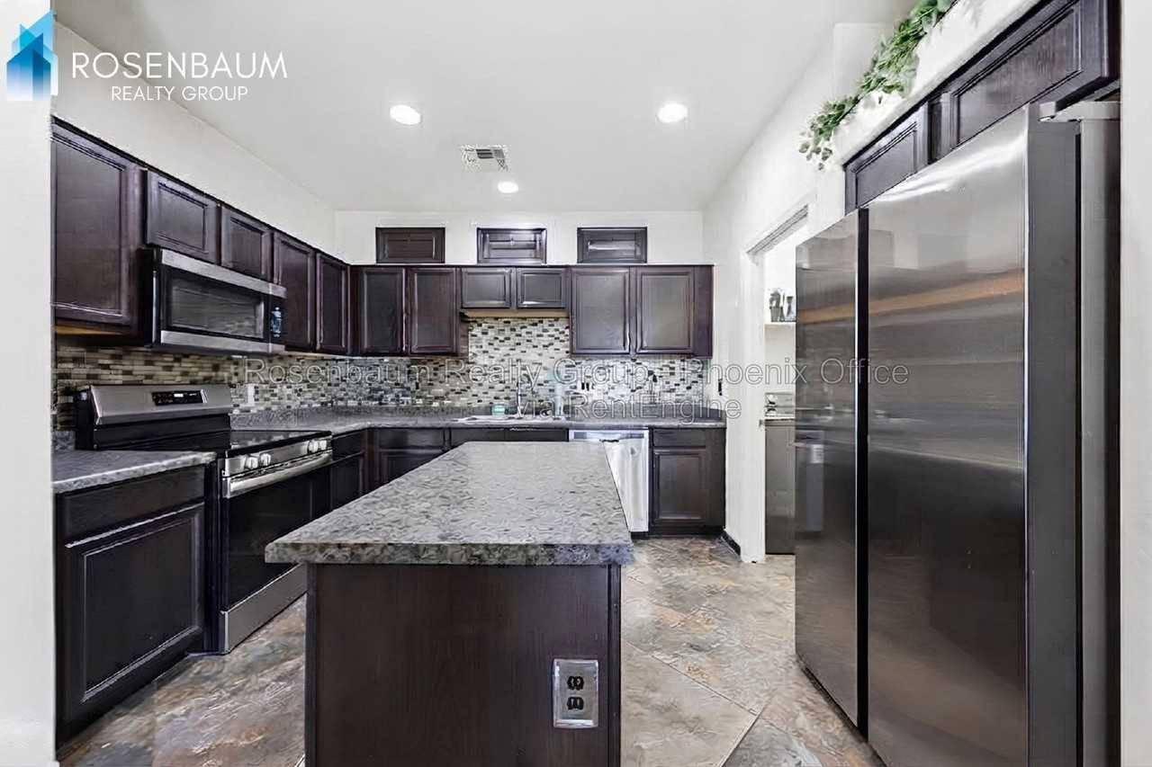 9336 S 33rd Dr - Photo 7 of 28