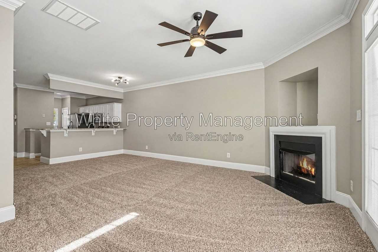224 Ross Moore Ave - Photo 4 of 27