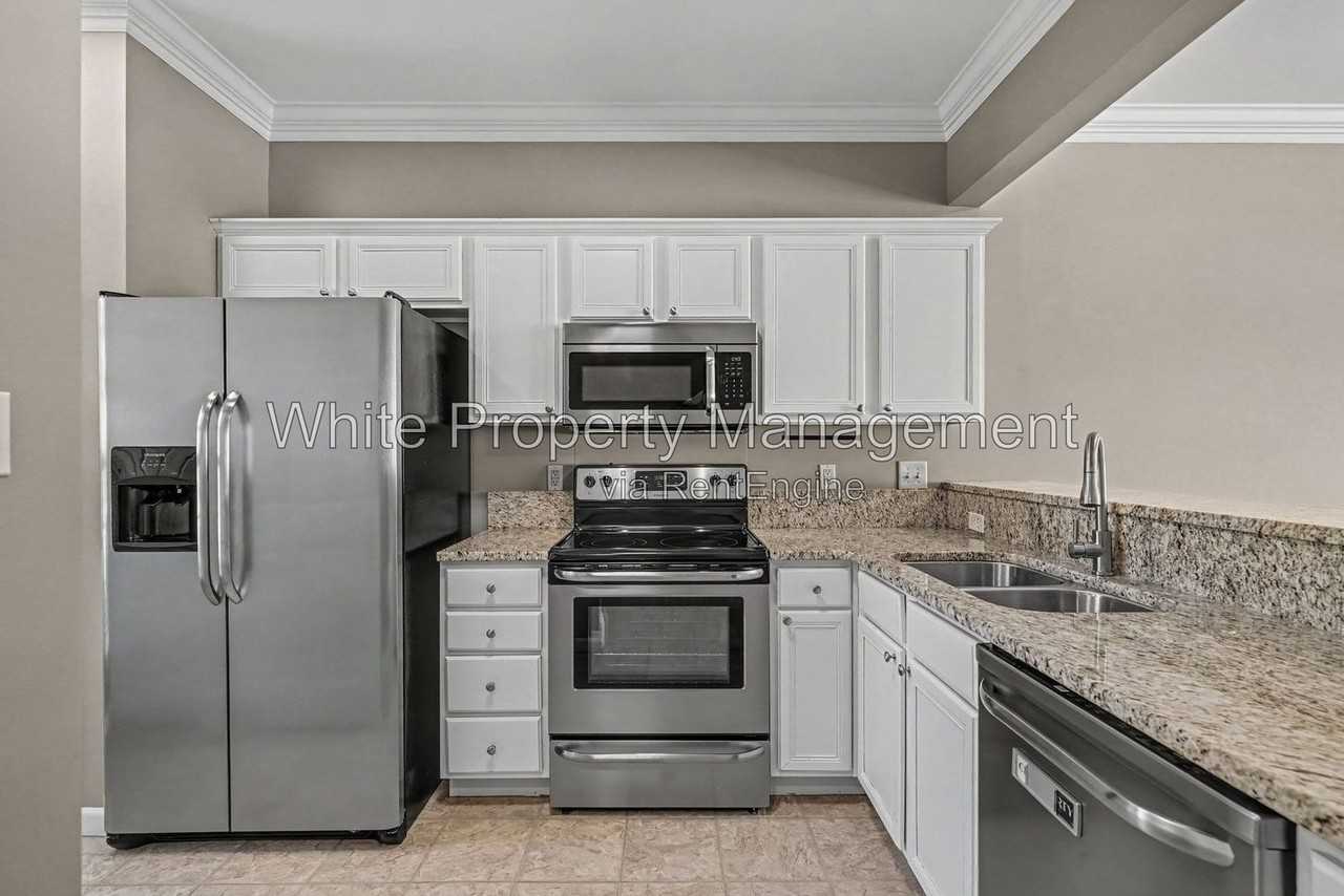 224 Ross Moore Ave - Photo 7 of 27