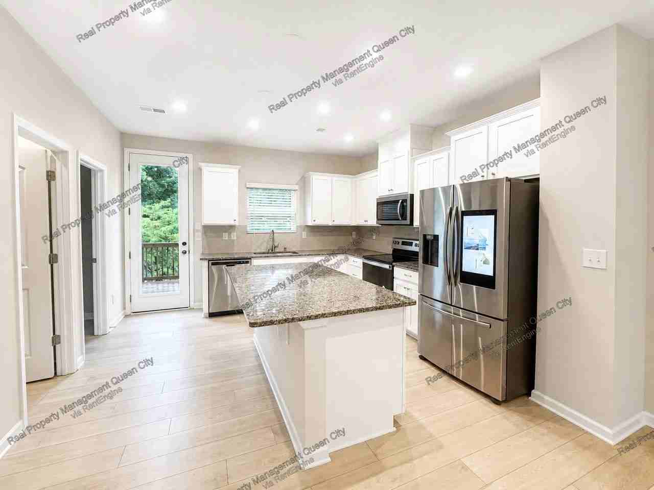 2407 Lazette Dr - Photo 2 of 19