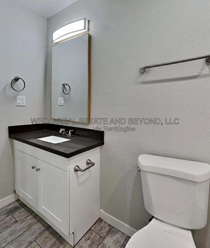 1302 E Vista Ave #2 - Photo 2 of 16