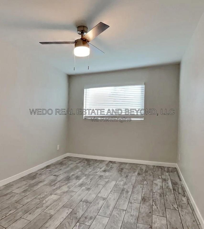 1302 E Vista Ave #2 - Photo 4 of 16