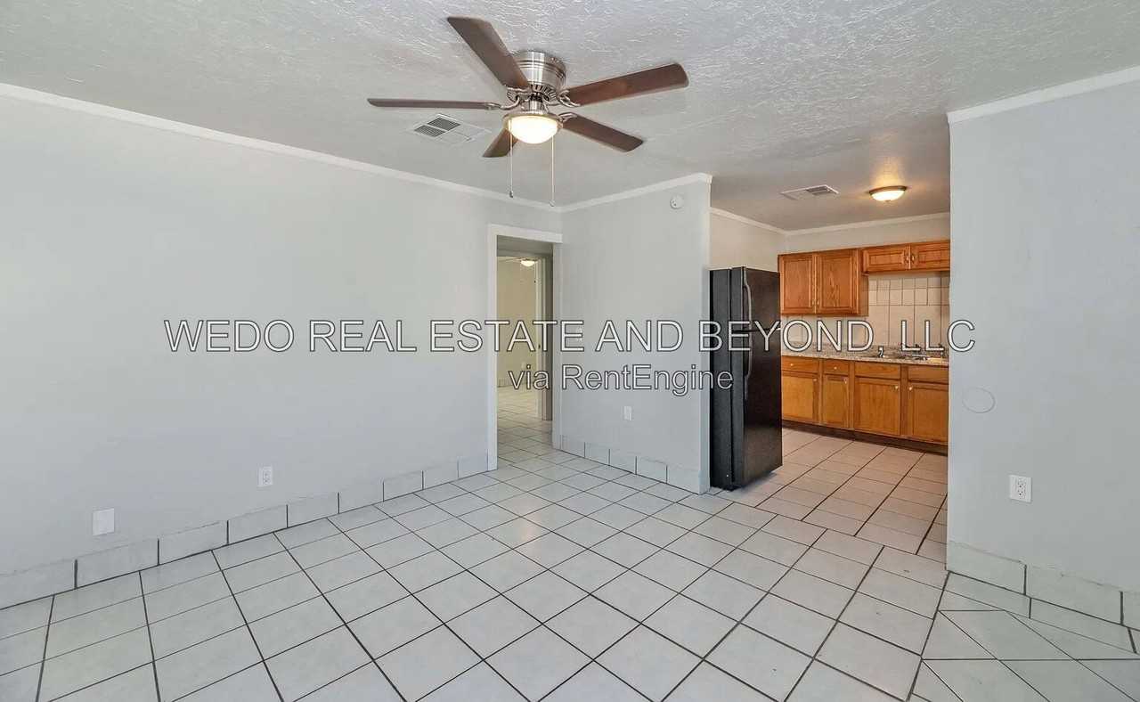732 W Southgate Ave #2 - Photo 6 of 13