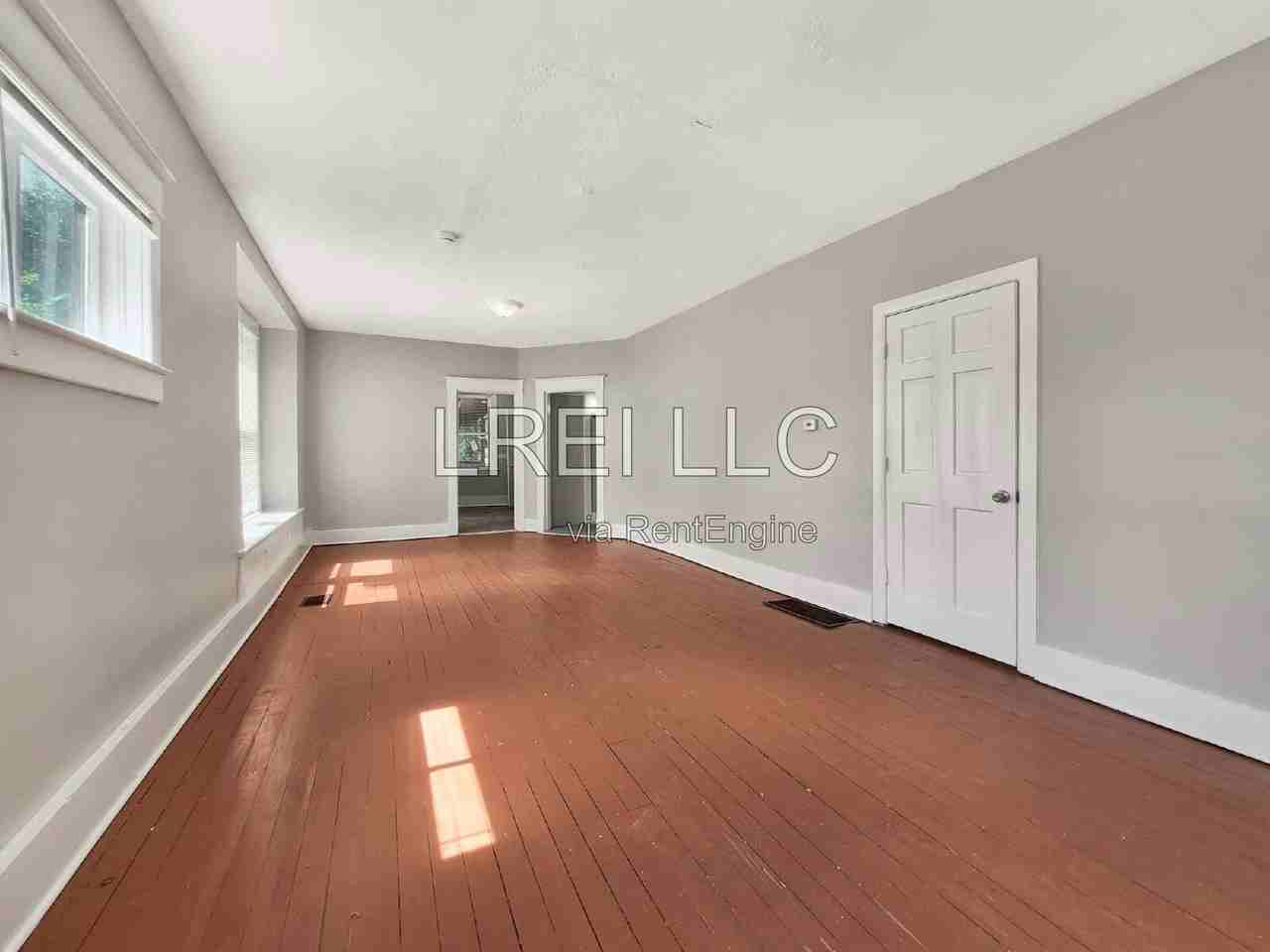 210 N 38th St - Photo 2 of 17