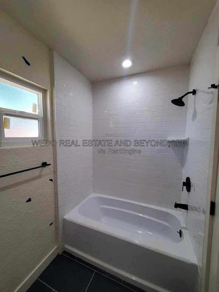 6643 N 60th Ave - Photo 3 of 9