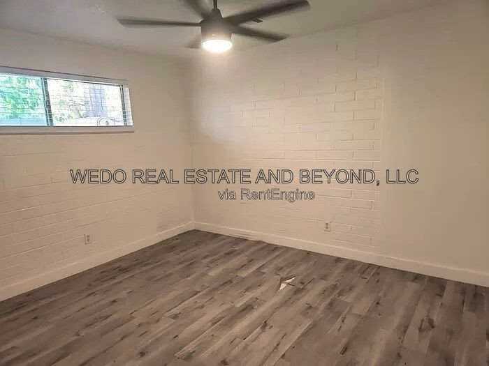 1812 N 26th Pl #1 - Photo 5 of 18