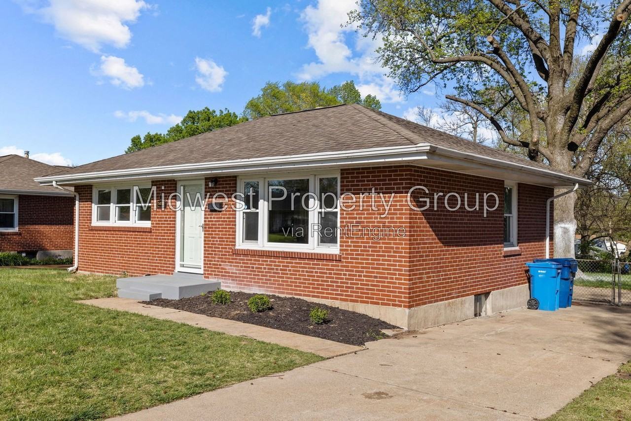 1410 Saint Bernadette Ln - Photo 2 of 27