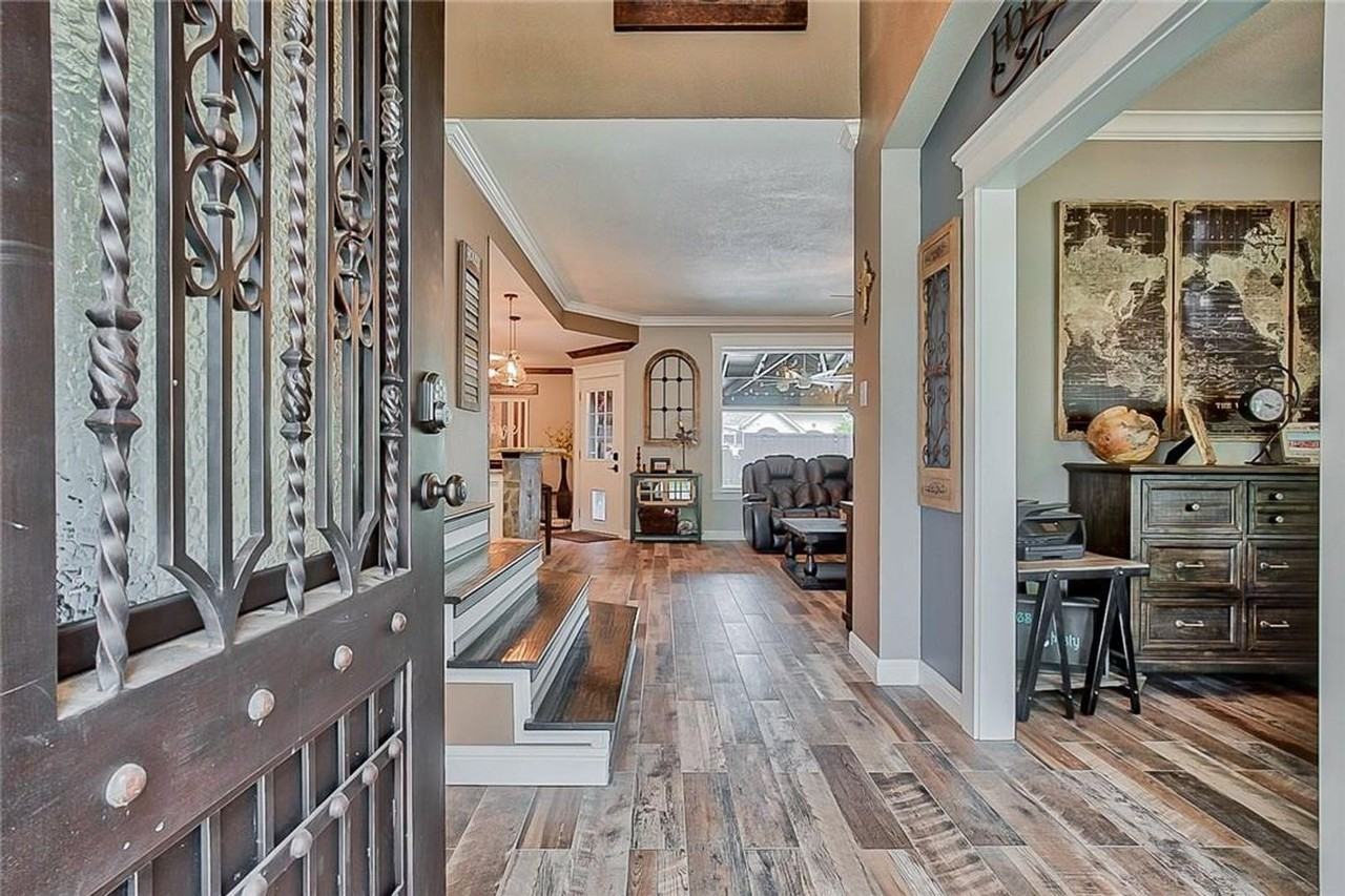 5829 Sycamore Bend Ln - Photo 2 of 22