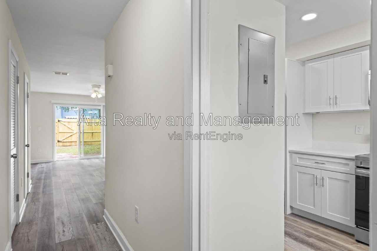 11359 Bedford Oaks Dr - Photo 6 of 50