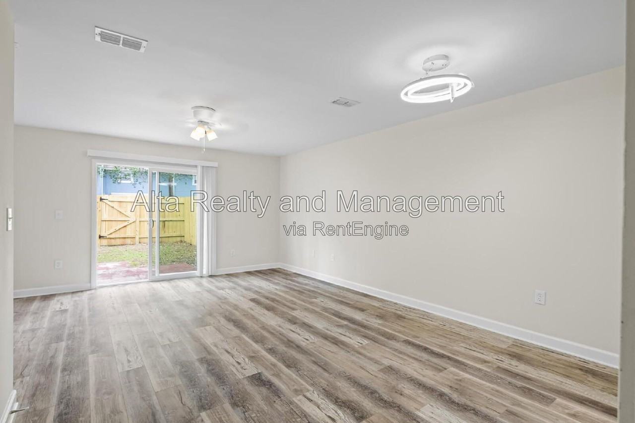 11359 Bedford Oaks Dr - Photo 7 of 50