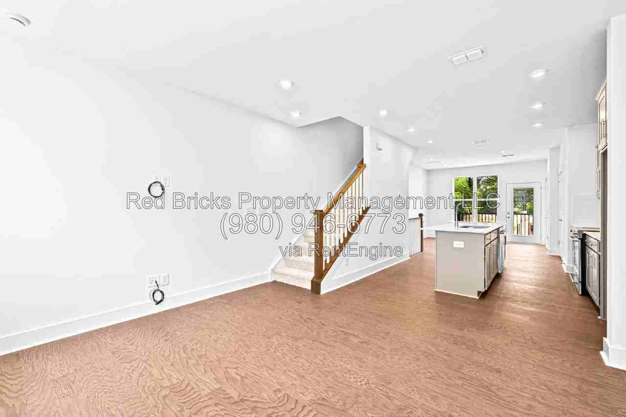 5017 Sovereignty Ct - Photo 3 of 22